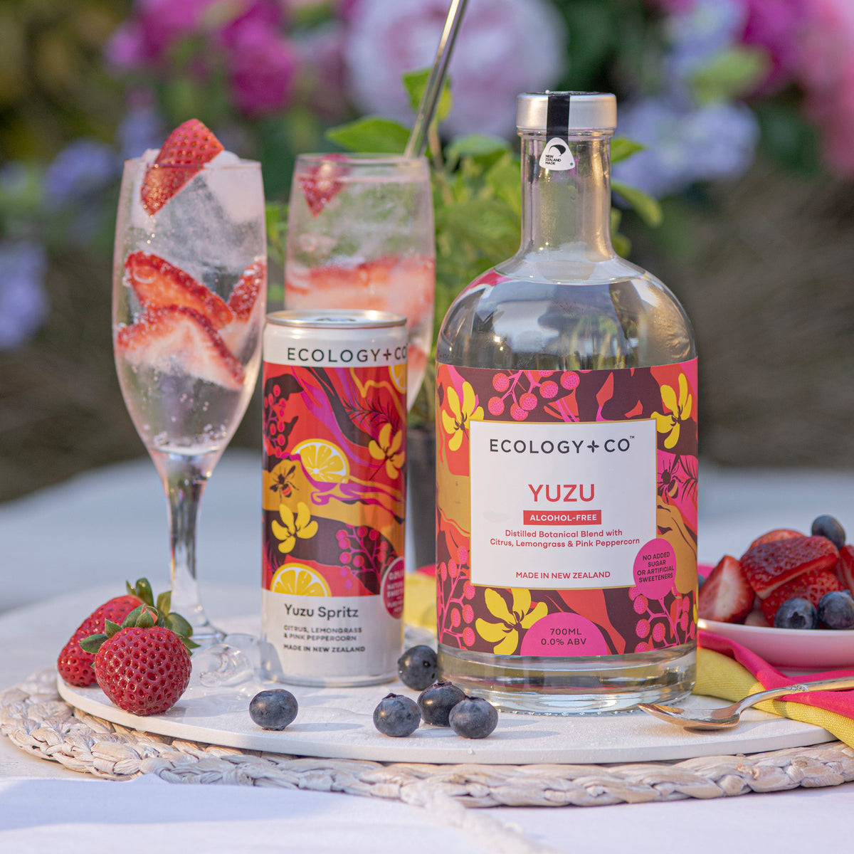 Ecology & Co Yuzu Botanical Blend bottle with ready-to-drink Yuzu Spritz can